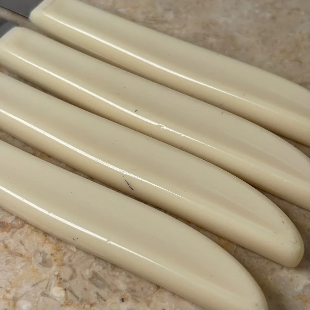 Quikut Steak Knives Set of 4 Cream White Vintage‎ Mid Century Modern Stainless